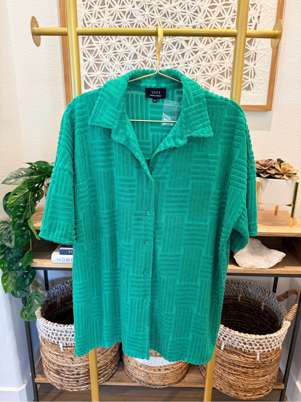 VICI Emerald Green Short-Sleeve Textured Button-Down Shirt and Short Set